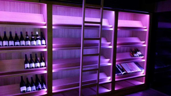 Cave à vin sur mesure pour le caviste John Wine